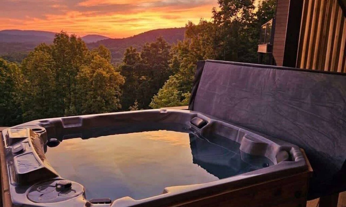 Saluda House | Twilight Timber at Saluda Mountain Retreats!