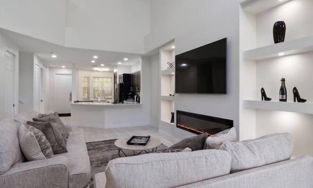 Port Saint Lucie House | Ultimate Escape: Luxurious Haven for Unforgettable Memories