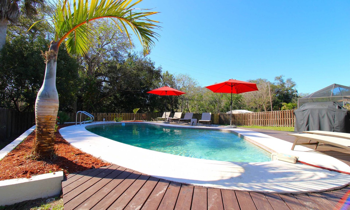 Rustic Oaks House | Ultimate Family Getaway | Heated Pool & Game Room