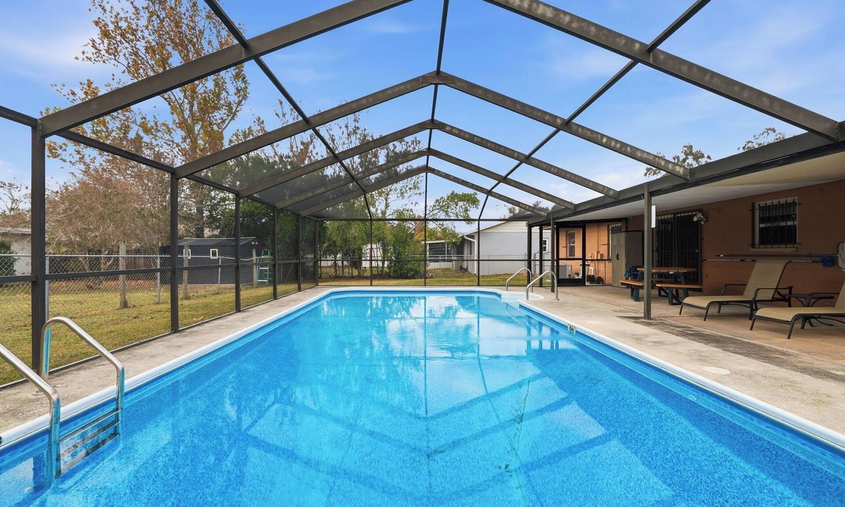 Seffner Community Alliance House | Ultimate Tampa Getaway/Pool/Hot-Tub/3-Bdrm,2 Bth House-Prime Location in Seffner