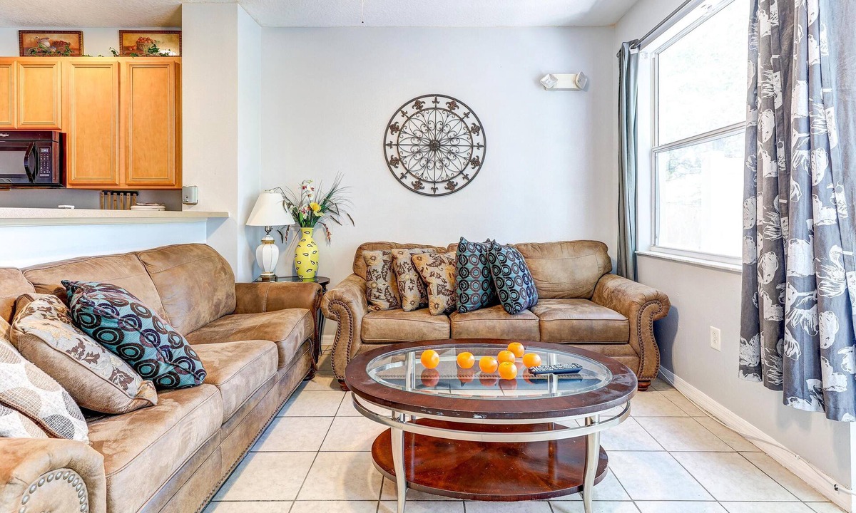 Crestwynd Bay House | Unit 4 | 3BR Home | 2 Mi to Disney | Pet Friendly | Heated Pool | Gated