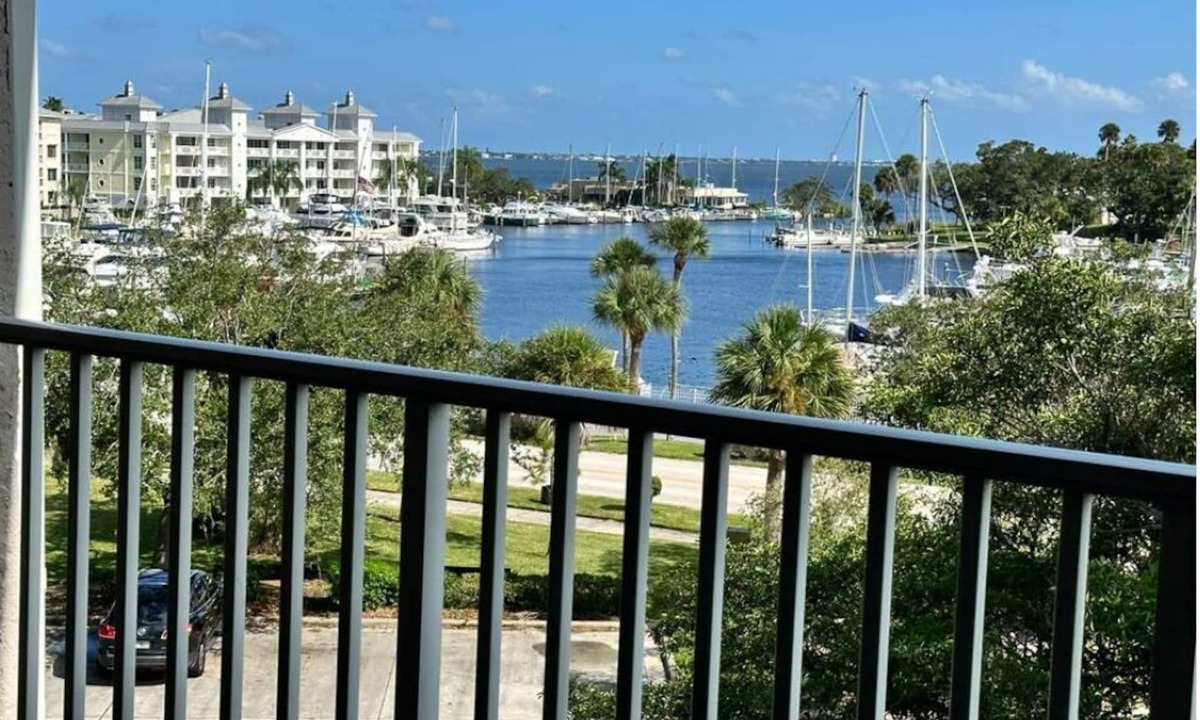 Melbourne Condo | UPDATED! Downtown Melbourne Condo with Harbor Views!