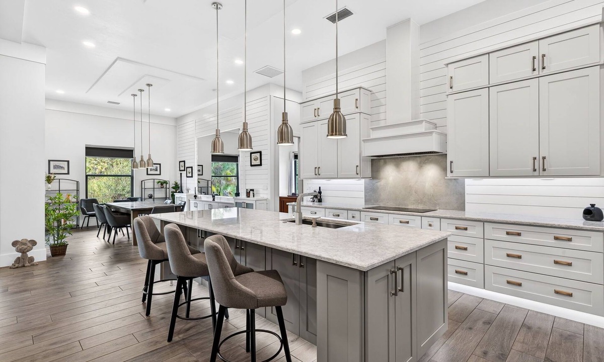 Bell Villa House | Upscale Retreat/1 Acre/Golf Cart/Resort Amenities
