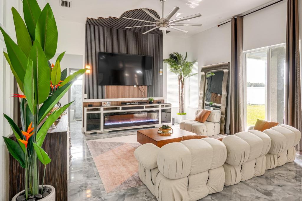 Port Saint Lucie House | Upscale Treasure Coast Retreat! Port St Lucie Home