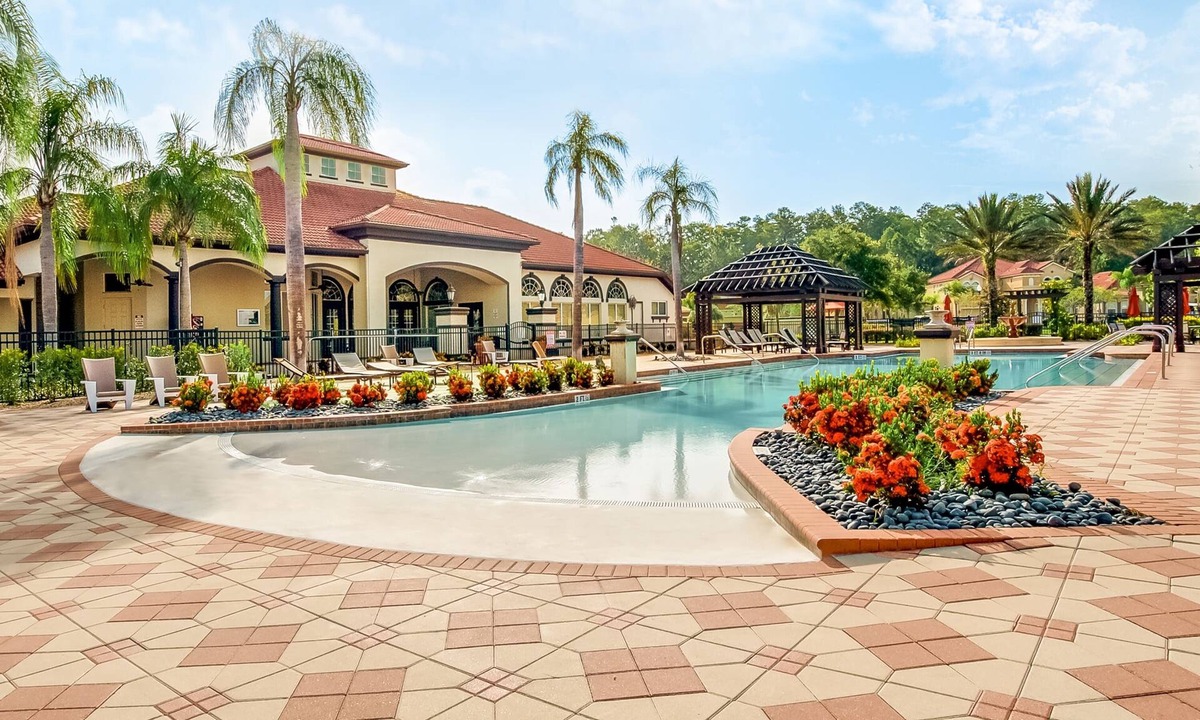 Kissimmee Cottage | Upstay - Resort Home w Cinema, Pool & Lake View