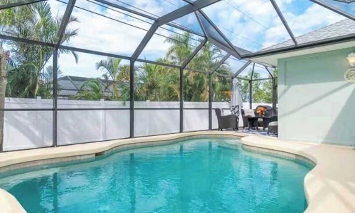 South Venice House | Venice Getaway 3 Bedrooms, private heated pool