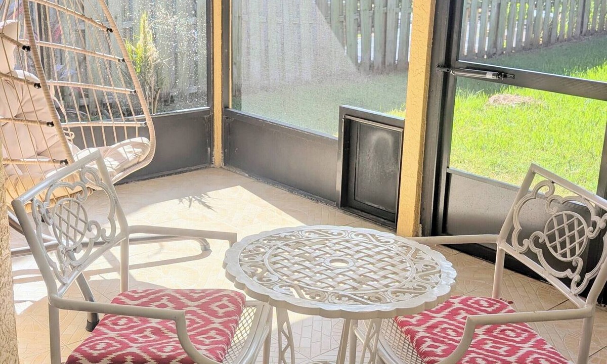 Tropic House | Viera Home 3bed 2bath only 5min to Zoo pet-friendly