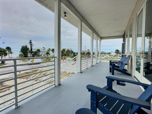 Mid Island House | Villa Estero Dream