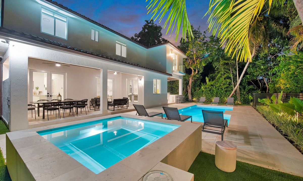 Coral Terrace House | Villa Granada - 7BR Coral Gables Mansion