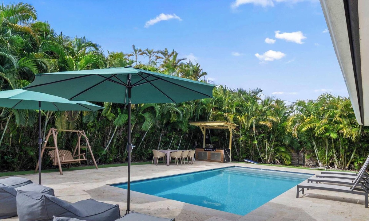 North Miami Beach House | Villa Indigo | Heated Pool Pickleball