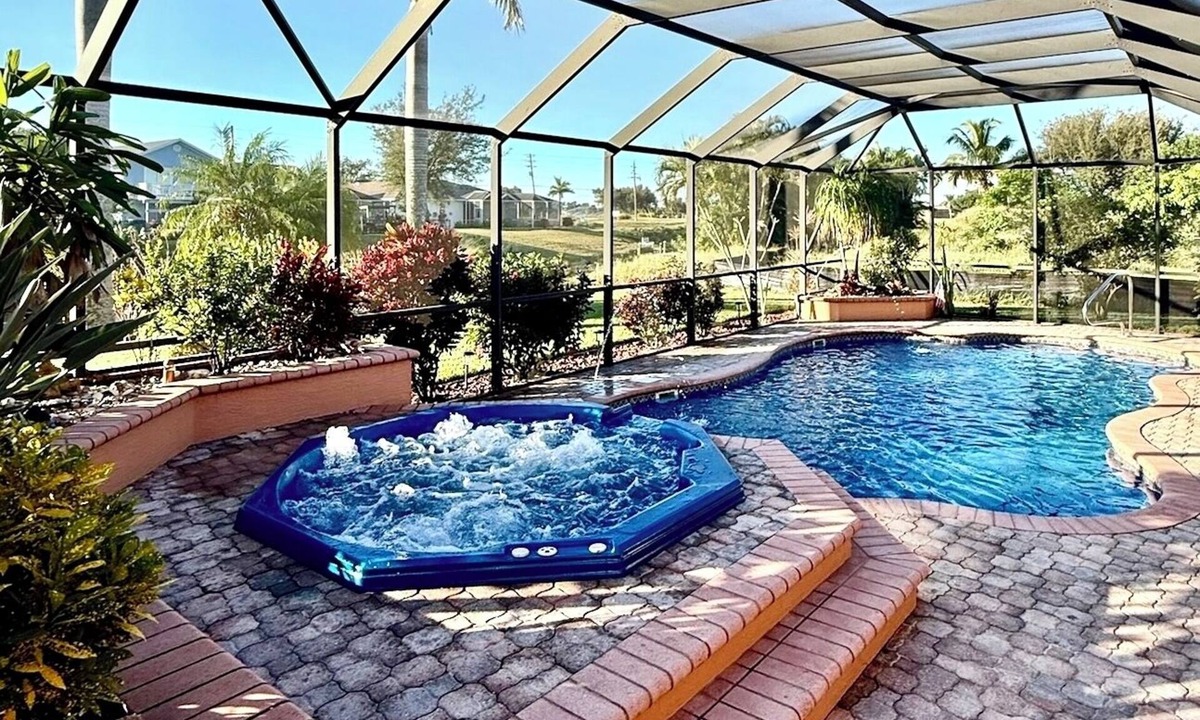 Pinehurst Villa | Villa "Maritine" -Pool & Spa, Beach & Kajak