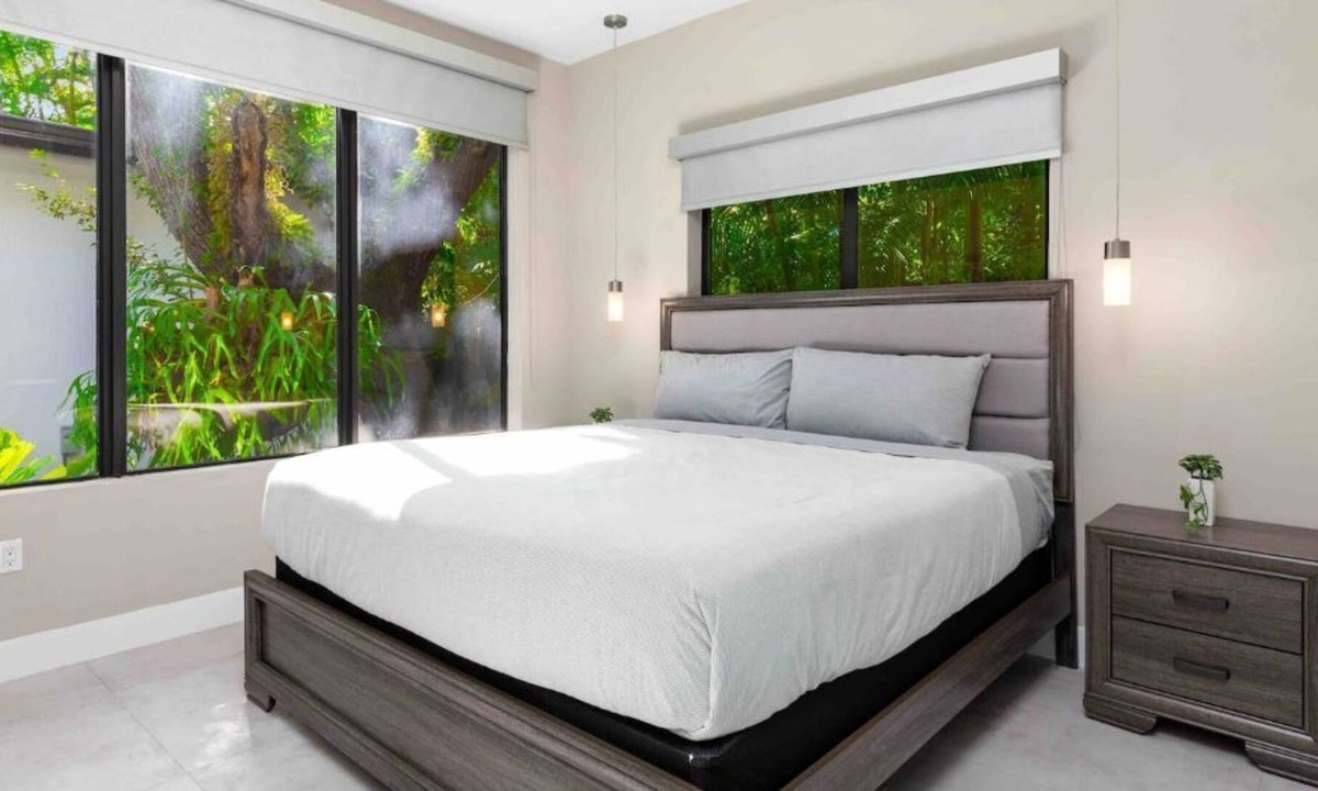 Northeast Coconut Grove Villa | Villa Oasis