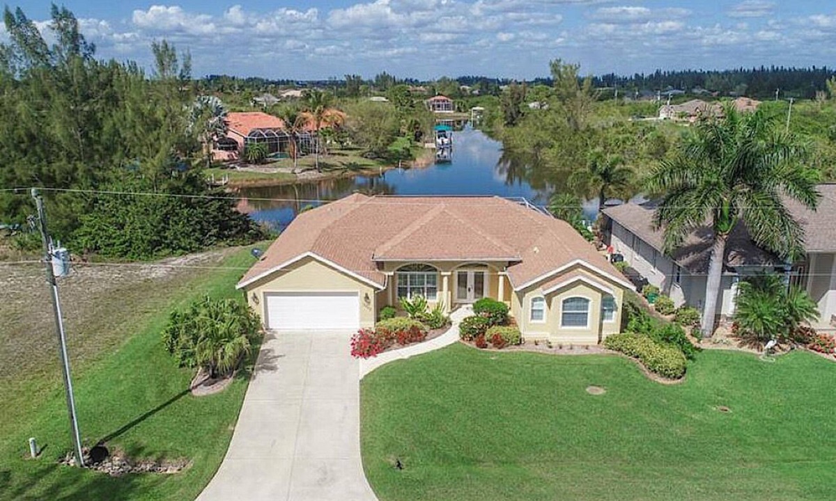 South Gulf Cove House | Villa Paradise Water Front Gulf Access with boat-lift South Gulf Cove-Englewood