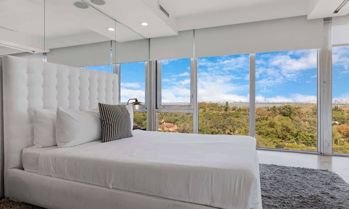 Morningside Apartment | Voy House at Biscayne Penthouse | Hot Tub | 4 Bed