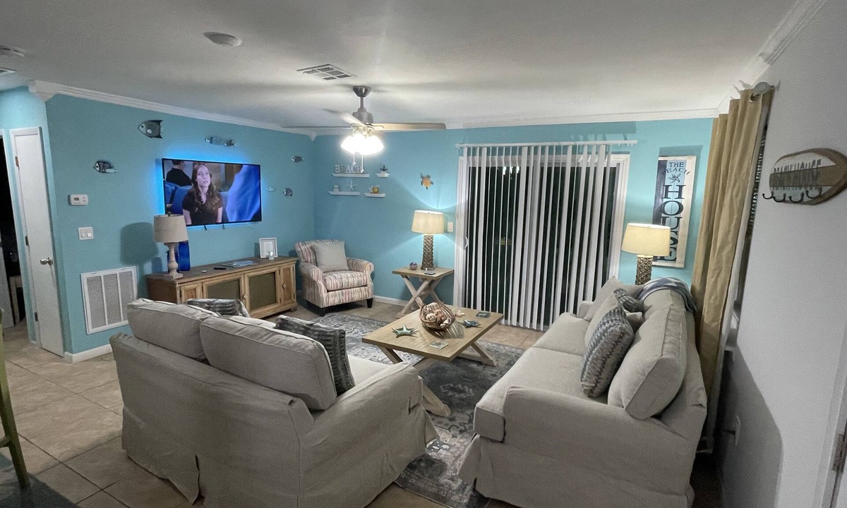 Englewood Apartment | WALK TO BEACH ACCESS! DOG FRIENDLY! UNIT 2A
