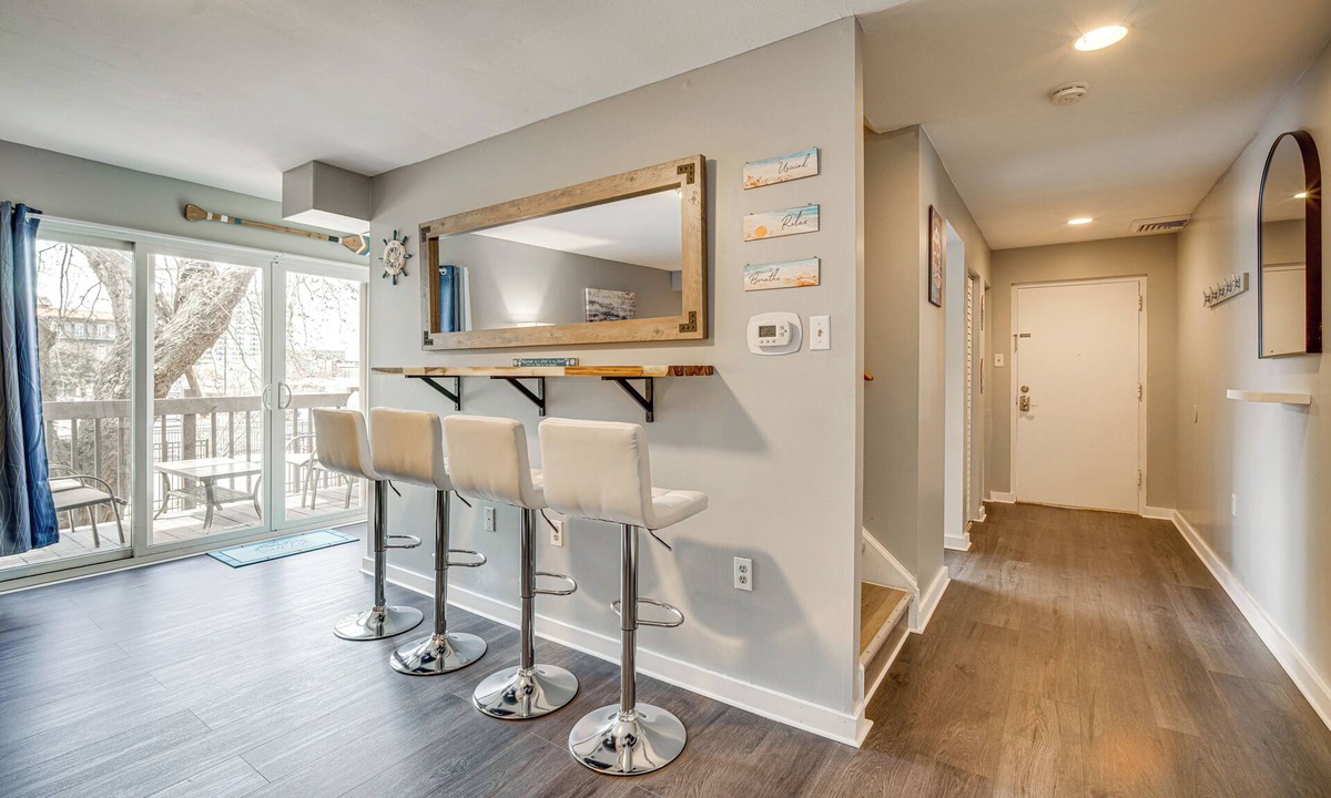 Atlantic City Apartment | Walk to Casino: Condo w/Balcony in Atlantic City!
