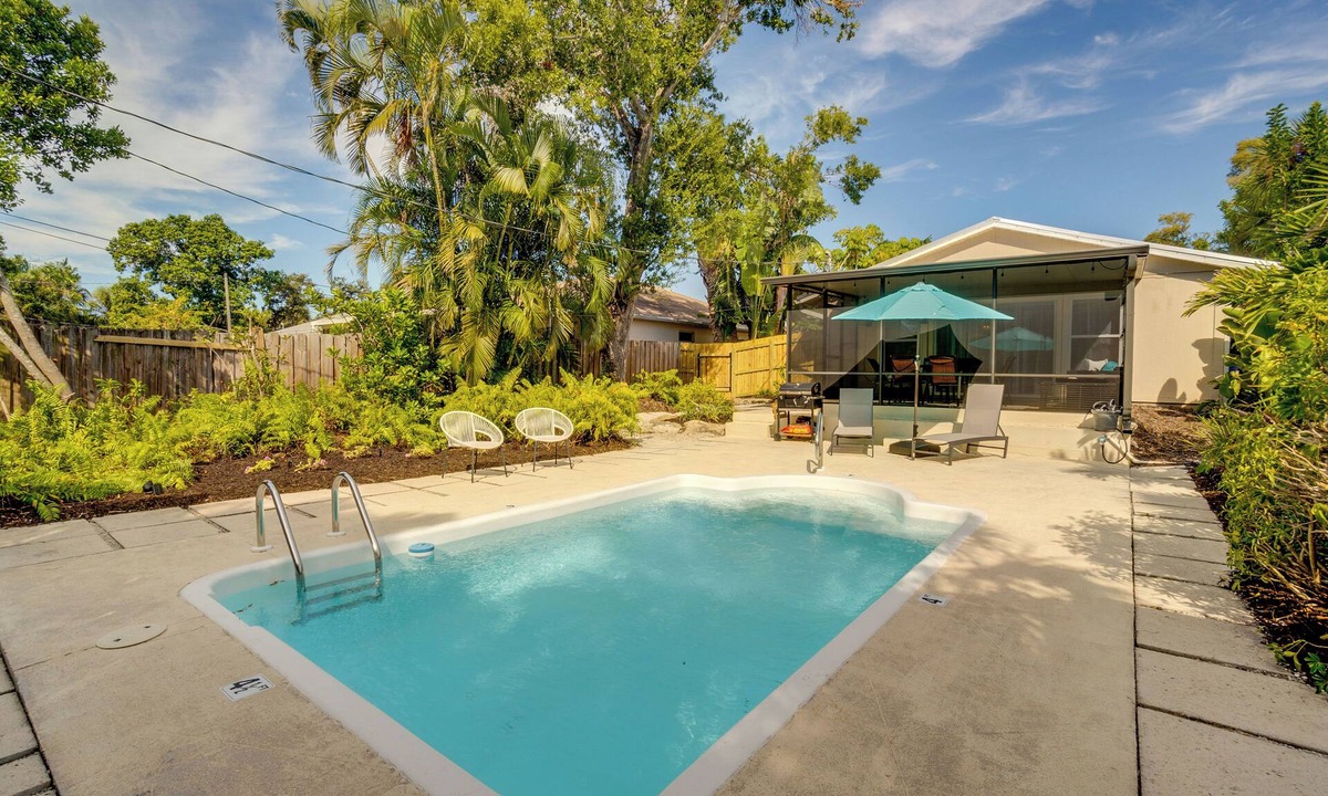 Vamo House | Walk to the Bay: Family-Friendly Oasis in Sarasota