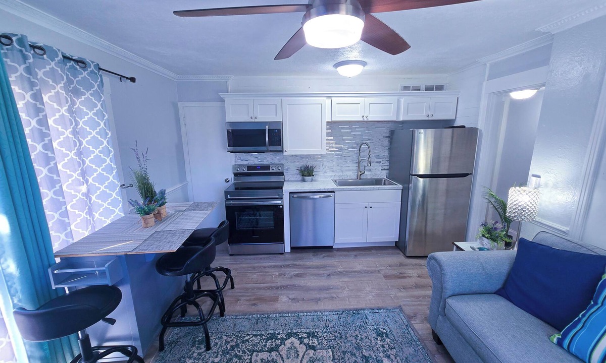 Sarasota House | Walk to the Beach