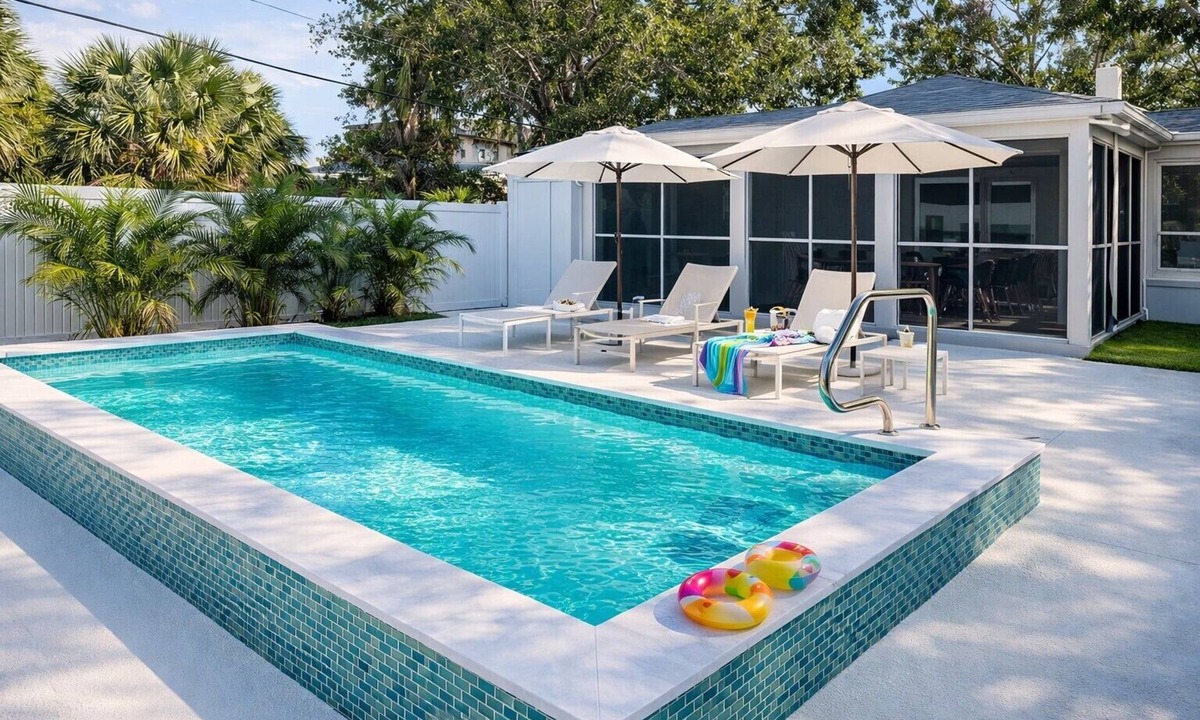 Arlington Park House | Walkable Arlington Park Retreat + Pool + Sleeps 6