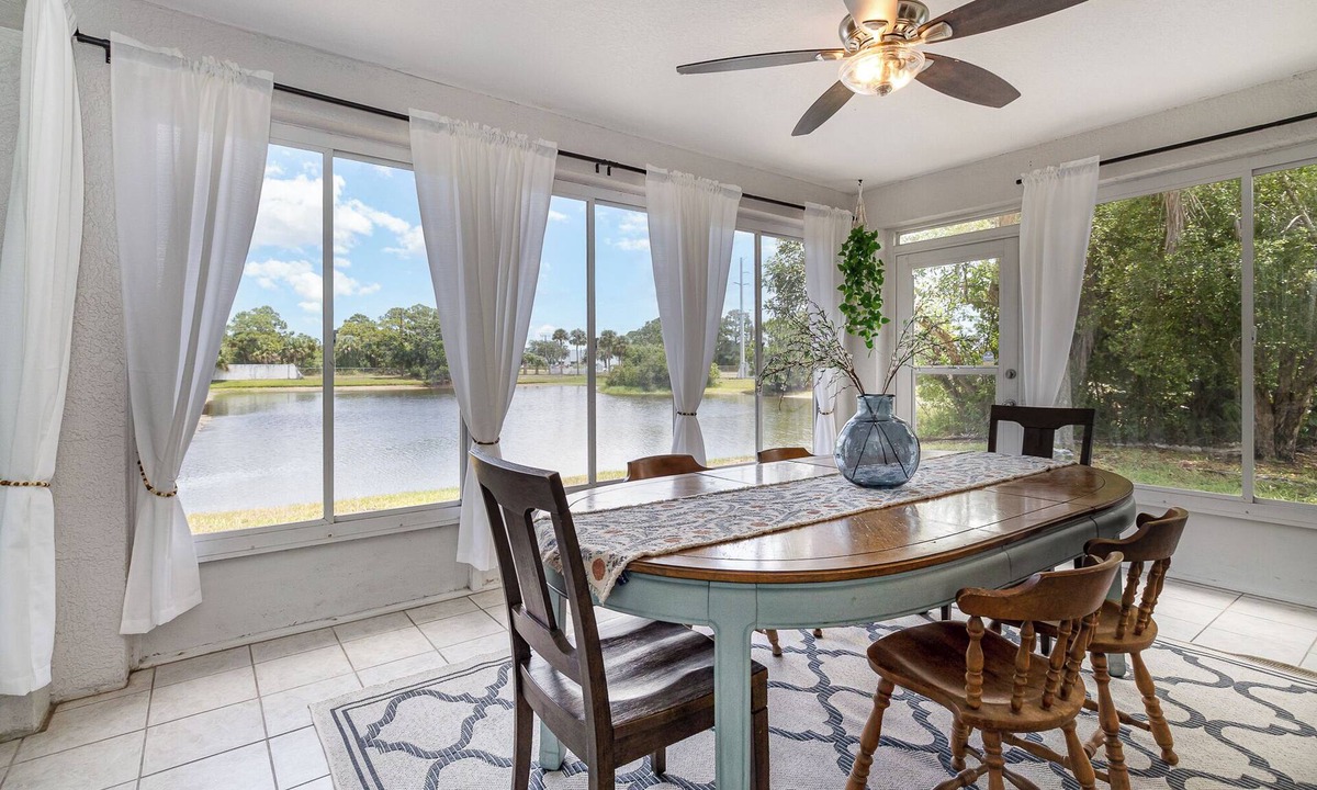 Melbourne House | Water view and renovated