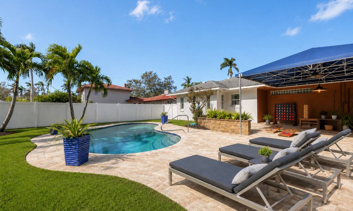 River District House | Waterfront 4 BR w/Pool 15 min to IMG/AMI