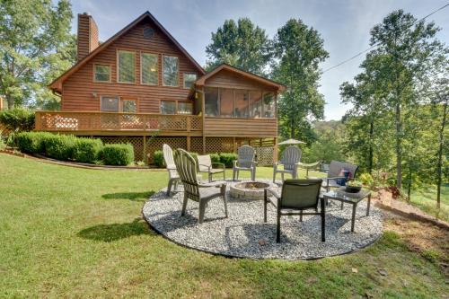 Wiley House | Waterfront ‘CasAbella Cottage’ w/Kayaks & Fishing