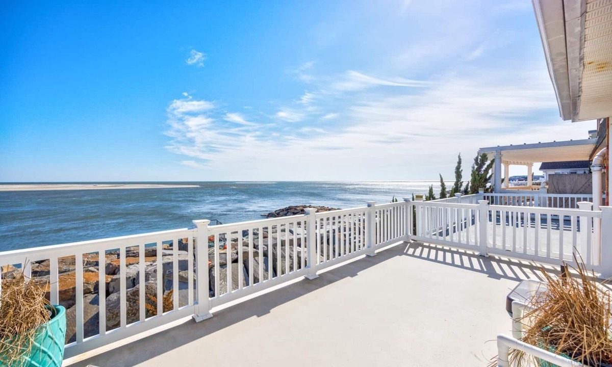 Anglesea Condo | Waterfront Condo Overlooking the Inlet!
