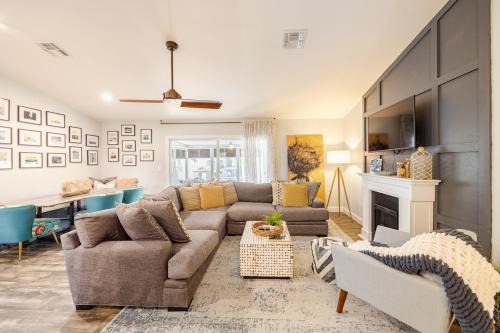 East Naples House | Waterfront Home Just Minutes To Beach