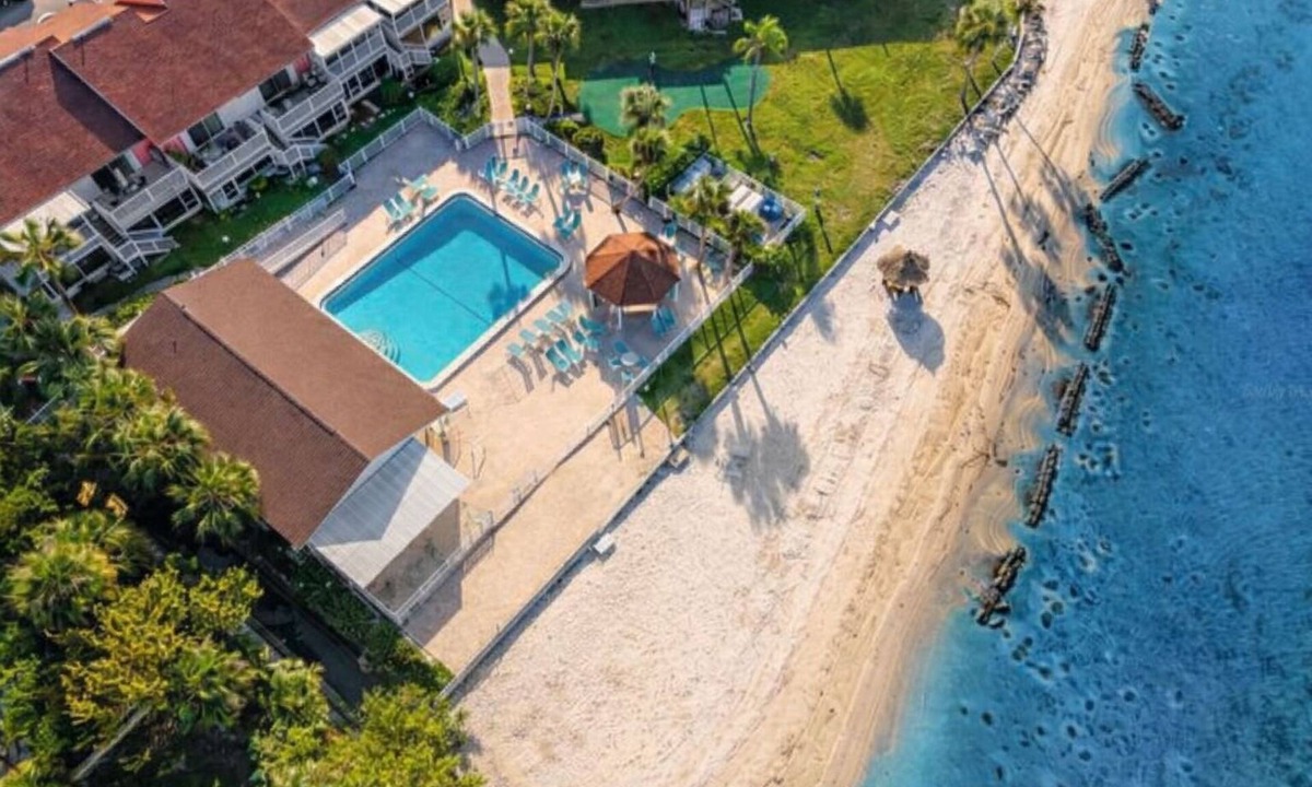 Bayview Condo | Waterfront Luxury Condo at Bermuda Bay Beach with Laundry & Full WATERVIEW