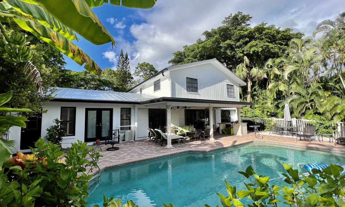 McGregor Villa | Waterfront Paradise/5BR + Dock + Prime Location