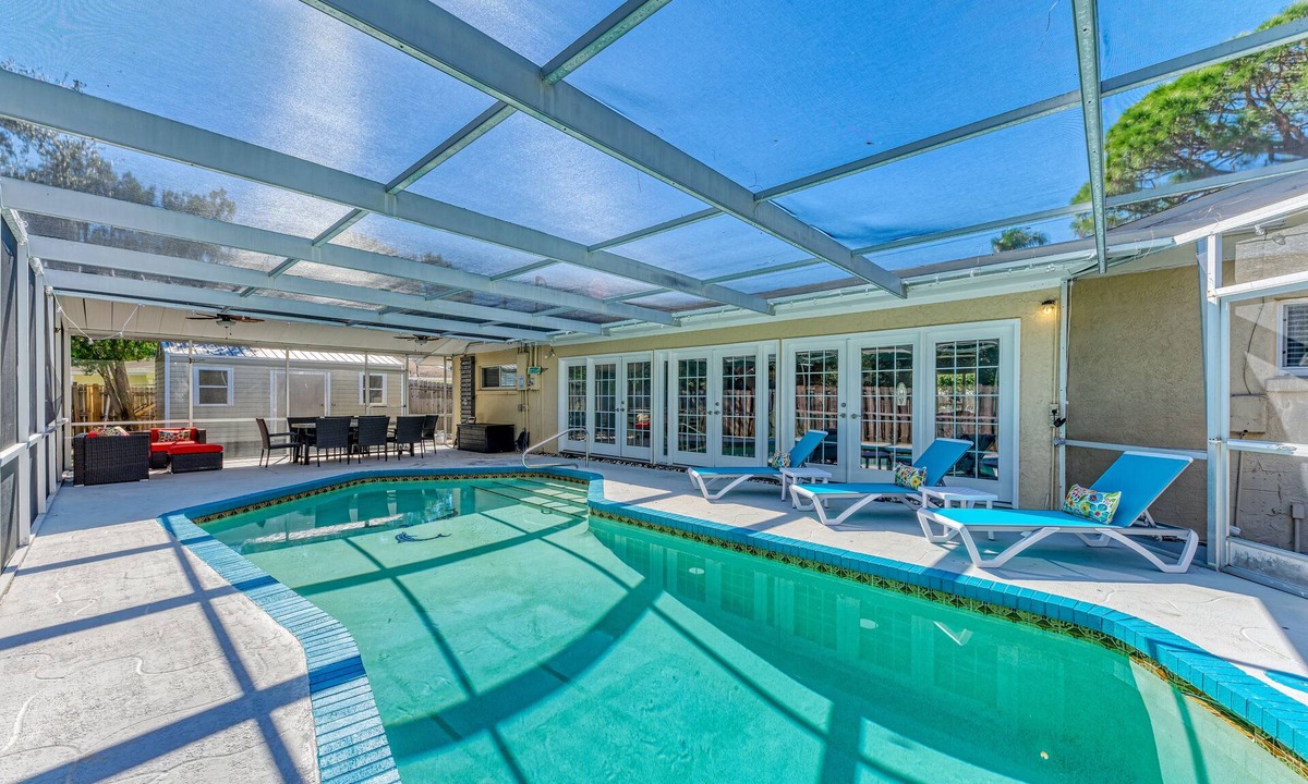 Bradenton House | Welcome to Coastal Heaven Pool & Games 4BR 6 miles to the beach!