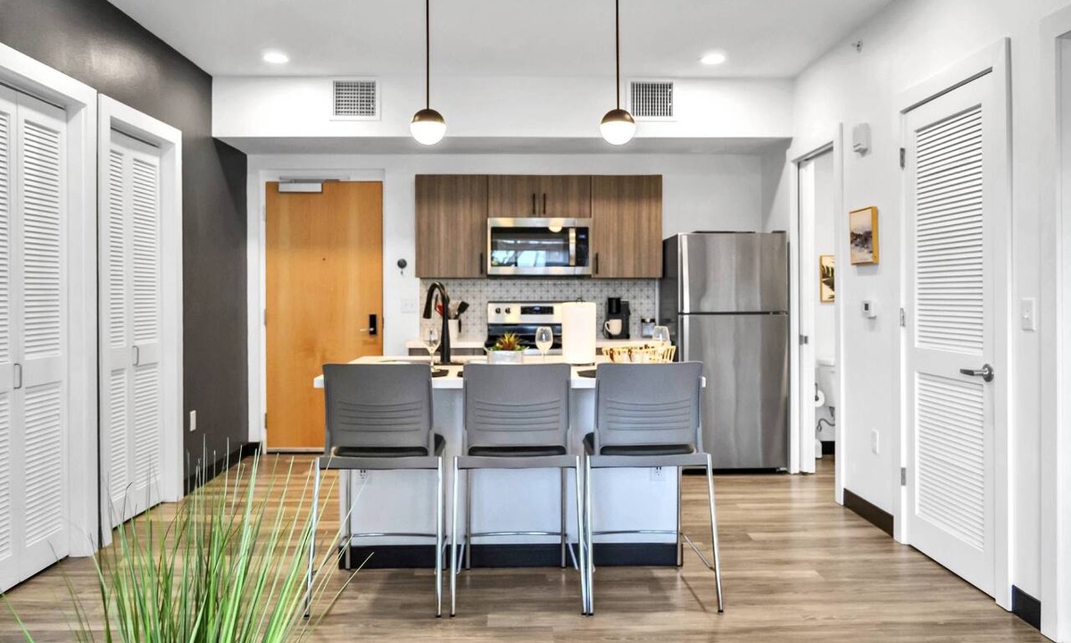 Zephyrhills Condo | Wellness Stay Near Tennis & Pickleball | King Suite & Twin Room