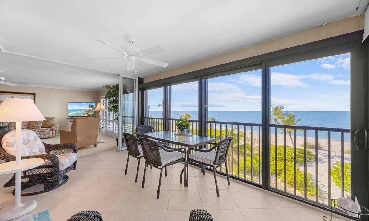 Sanibel Condo | Where the Gulf stretches endlessly before you- 3 Bedroom Gulf Front