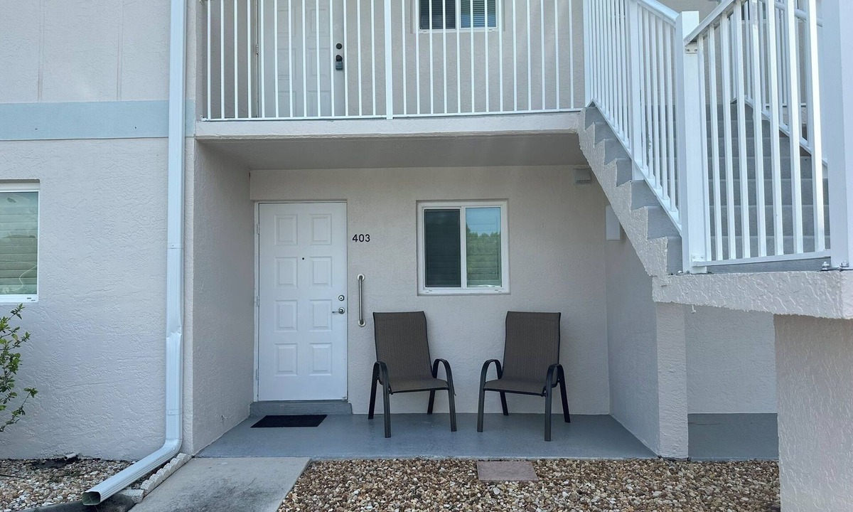 Lake Suzy Condo | Winter Getaway at Heron Pointe Condominiums