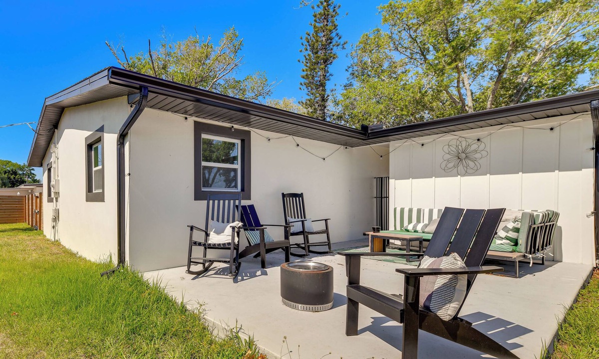 Palmetto House | Work & Play in Palmetto! Pet-Friendly Home w/Yard