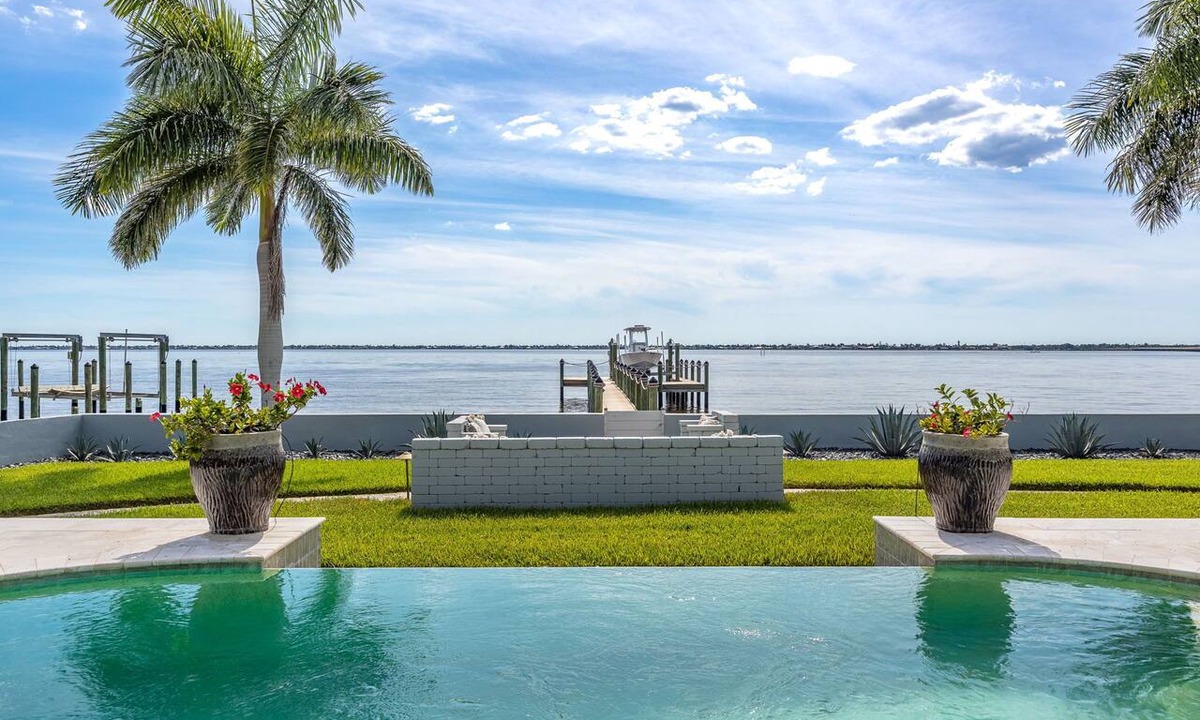 Fort Myers House | Your Private Waterfront Pool Oasis on Mcgregor