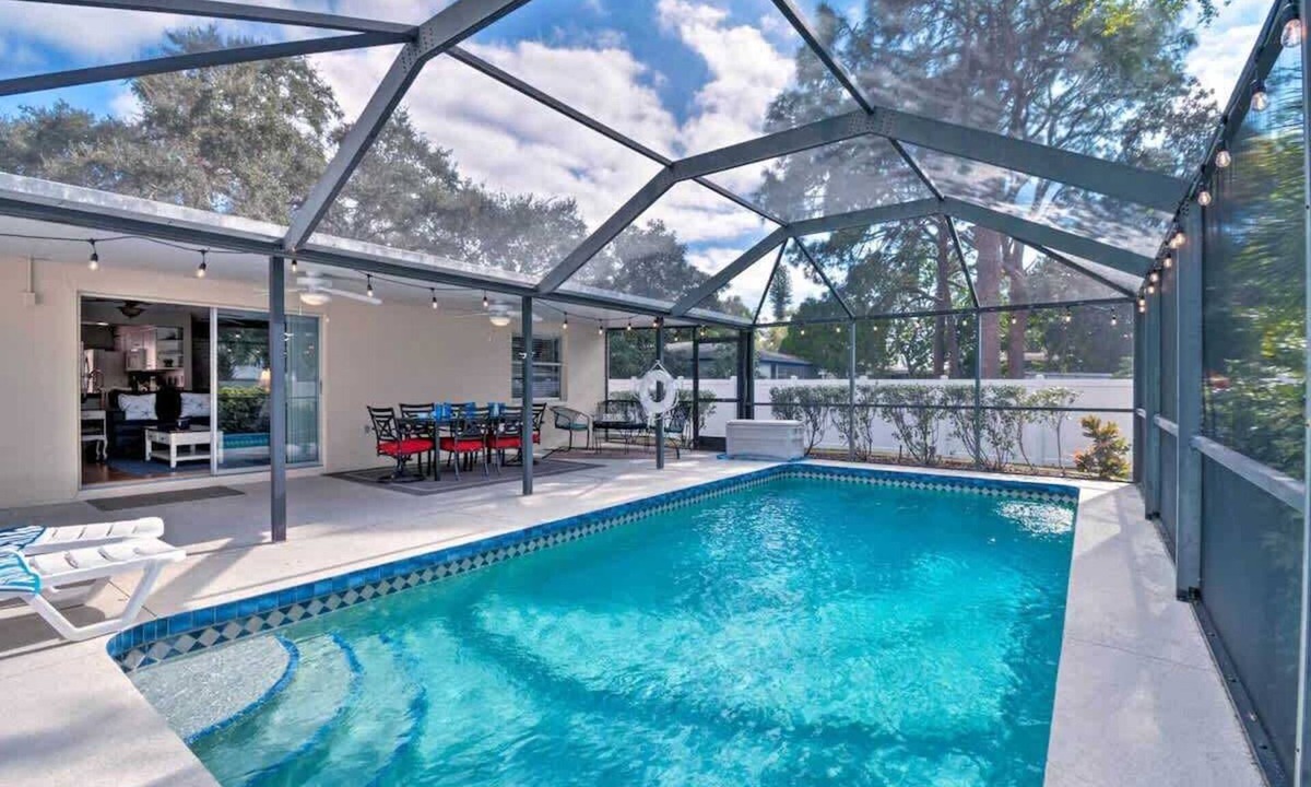 Gulf Gate Estates House | Your Slice of Paradise Near Siesta Key