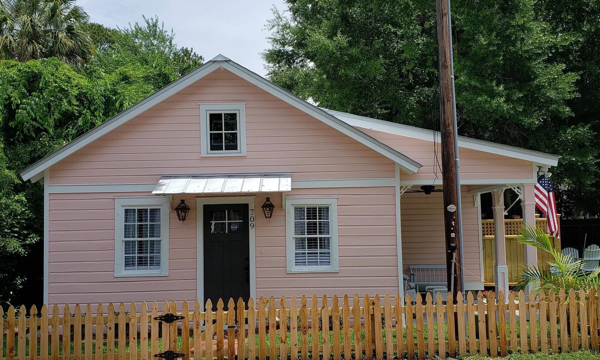 Historic District Cottage | YOUR SOCIAL DISTANCING SANCTUARY IN HISTORIC BEAUFORT