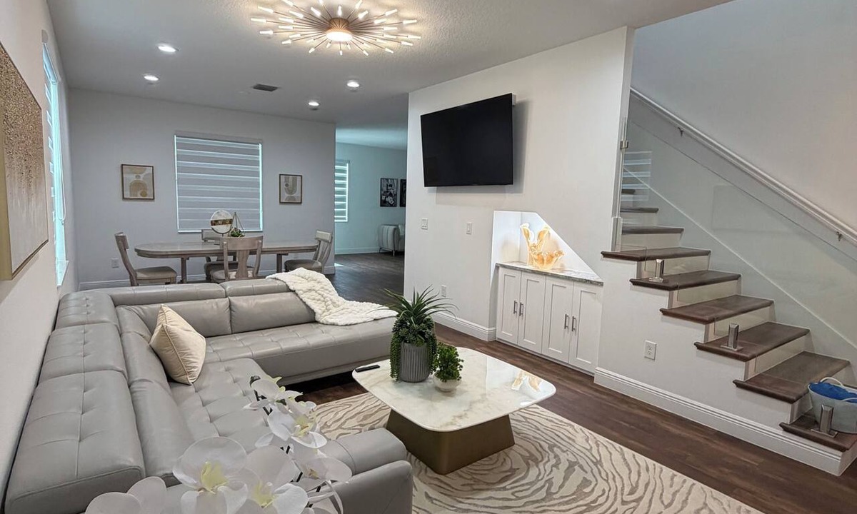 Town N County Park House | Your Tampa Dream Stay: New Home