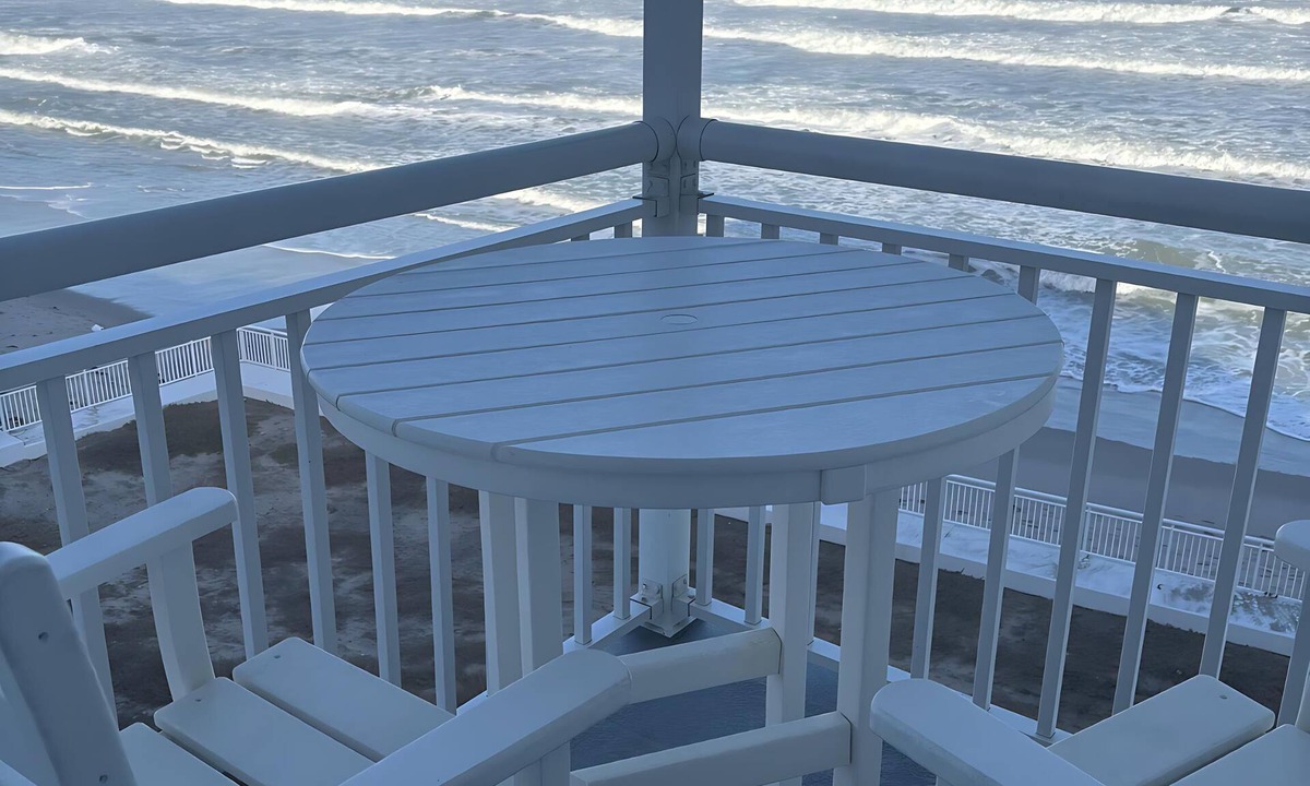 South Patrick Shores Condo | Zen on the beach