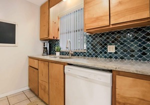 1 Block to Beach & A Street Apt with Patio/Parking in St. Augustine