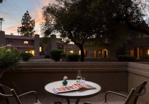 4 Serene Units in 40-Acre Property, Perfect for Special Events! On-Site Dining in Paradise Valley