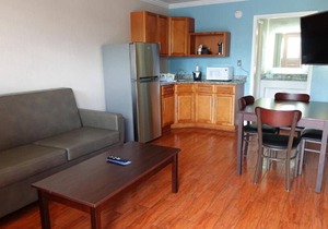 Comfort and Convenience! 2 Relaxing Units, Free Breakfast & Parking, Onsite Pool