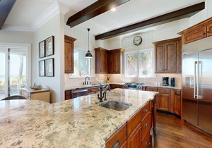 Expansive Private Oceanfront Home with Vaulted Ceilings and Private Pool!