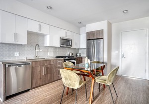 Gorgeous Milpitas 2BR w/Gym, Pool & W/D, nr BART, by Blueground in Milpitas