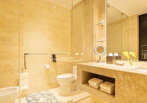 Great Amenities & Location! Outdoor Pool, Close to Downtown Miami & Wynwood!