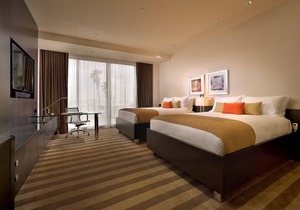 Heavenly Comfortable beds & Pillows! Spacious Room w/Outdoor Pool and Shuttle