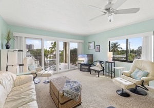 Pelican Watch 208, Sleeps 4, 2 Bedrooms, Beach Front, Pool, Elevator, WiFi