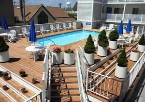 POOL/1 BLOCK FROM BEACH/Internet, Central Air, Elevator, Well Equipped kitchen