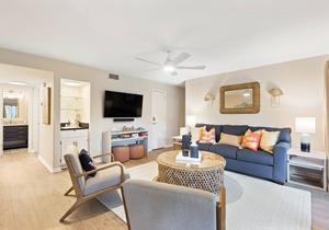 Renovated Tennis Villa, lagoon views